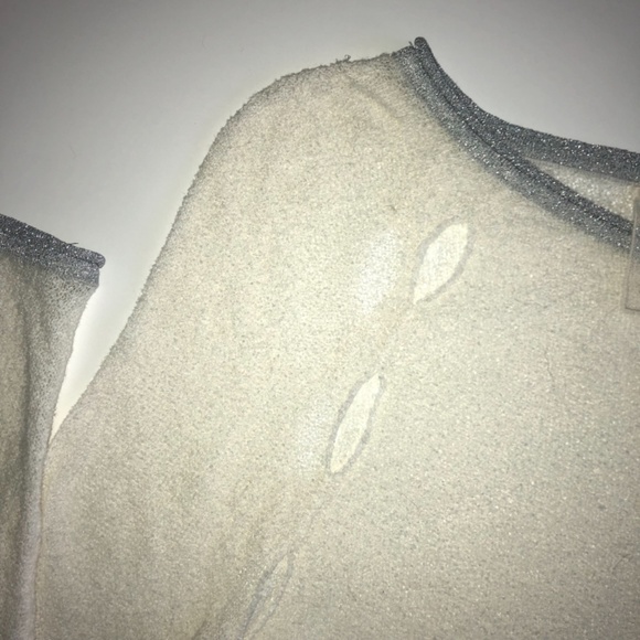 NWT Sheer Qi Knit White & Metallic Silver Trimmed Top - Picture 14 of 17
